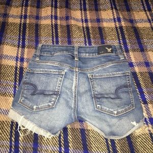 High- wasted American Eagle shorts